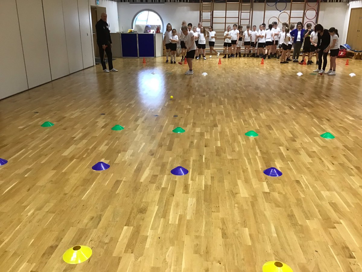 Y5Jesmond's tweet photo. @Y5Jesmond @Y6Jesmond Had a fun-filled P.E lesson
‘TRI-ing out’😉TRI GOLF with our very special visitor, @stormygraeme this afternoon. Excellent session with all the children ‘PUT-ing’ their all in to the activities. ⛳️🏌️‍♀️🏌️‍♂️@GolfRootsHQ @EnglandGolf @EuropeanTour https://t.co/Qz6DTOz2Pl