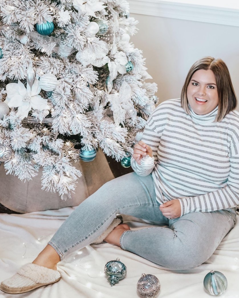 SarahZerbe's tweet photo. All of the holiday feels! Cozied up in my favorite cotton turtleneck and jeans to decorate the family tree. What is your favorite part of decorating the tree? @Discovercotton

https://t.co/jRyqvpeWrS 

#shopcotton #IC #sponsored https://t.co/S6nxQT4cbi