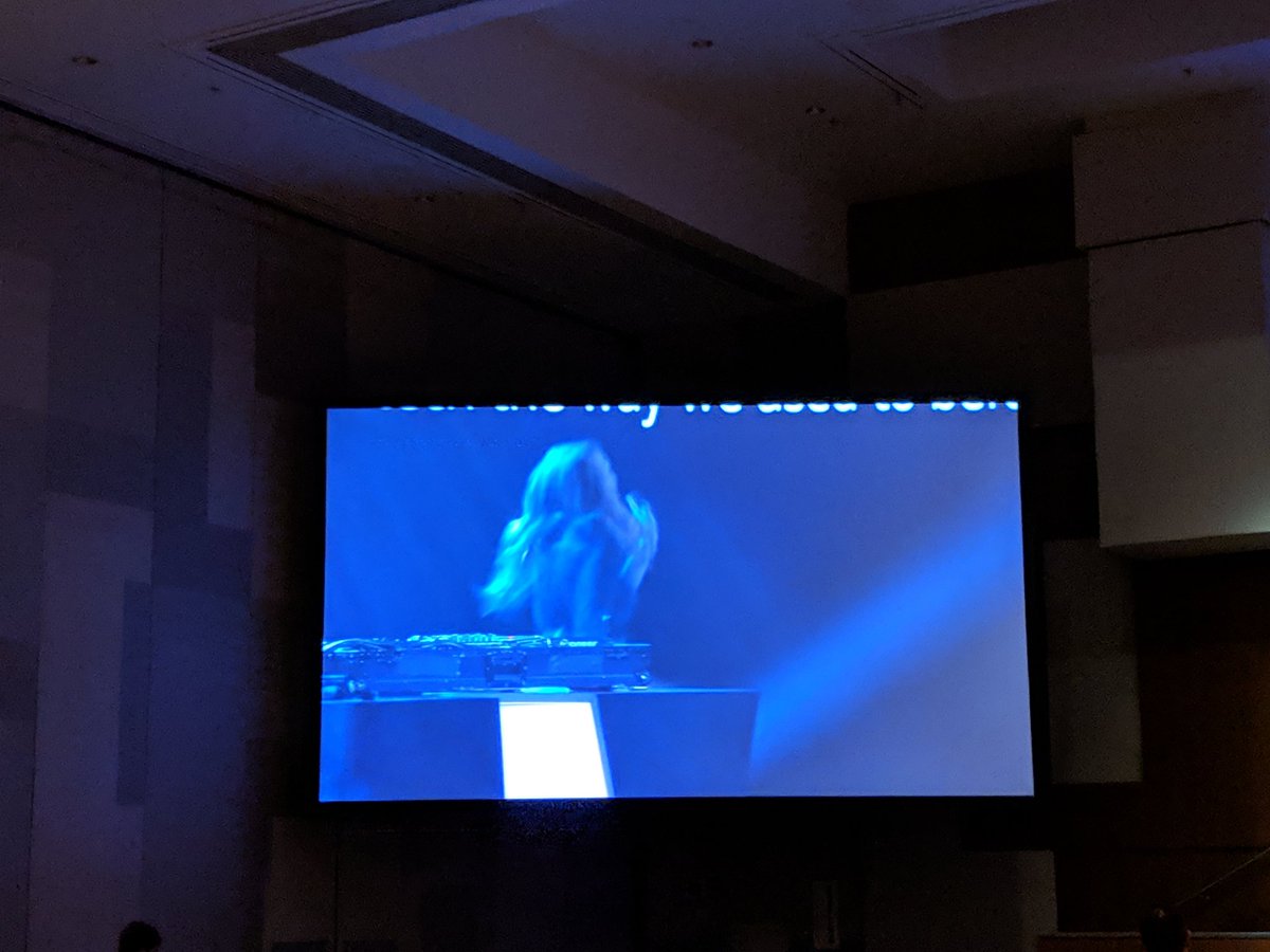 FlorianKaiser5's tweet photo. Andy Jassy's Keynote Live Overview #aria #reInvent #vintin https://t.co/K9YuWl6esR