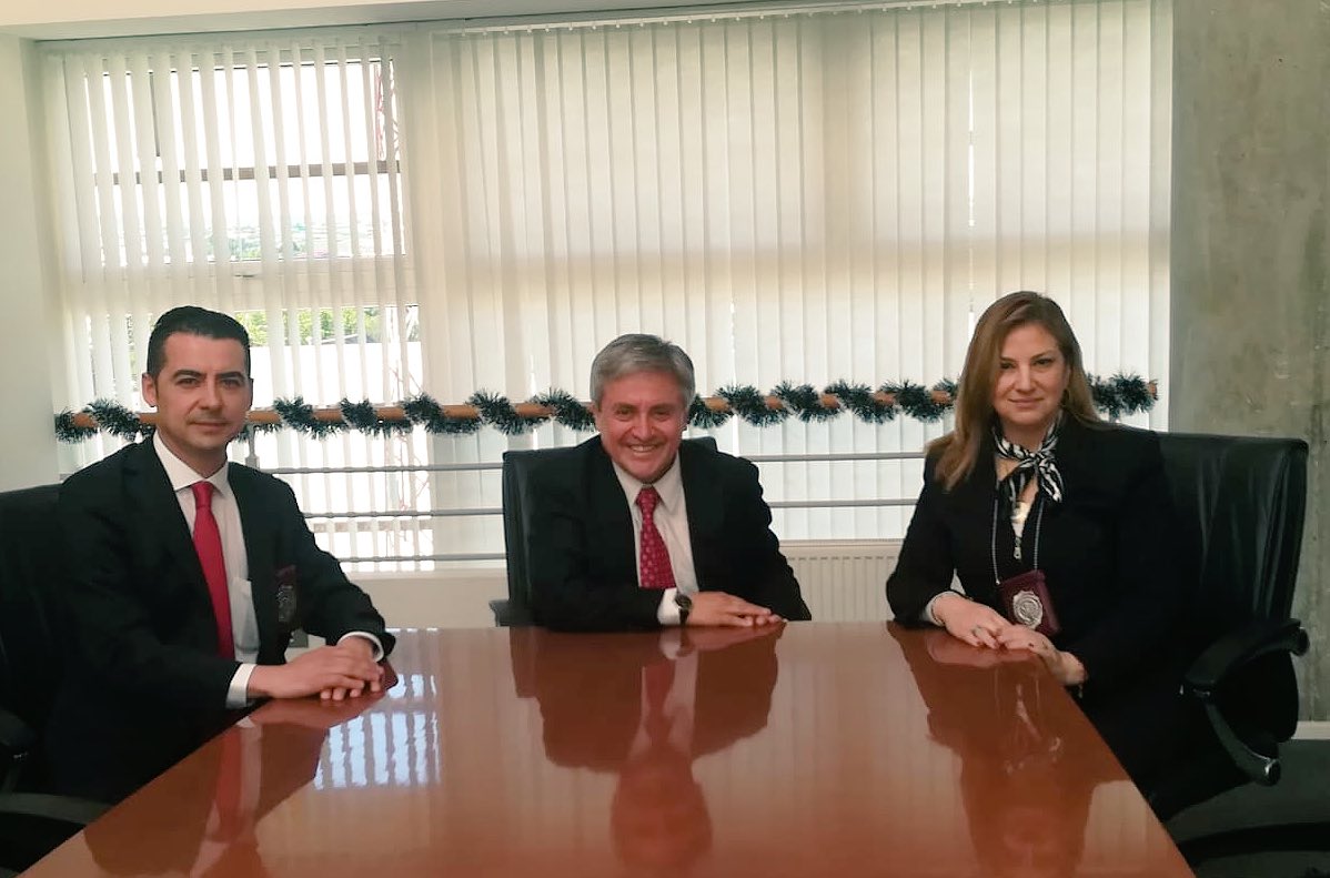 Jefa de la Prefectura Provincial de Magallanes, Prefecto Claudia Domínguez, mantuvo una reunión de trabajo con el alcalde de #PuertoNatales <a href="/fdoparedes/">Fernando Paredes</a> en la capital de la provincia de Última Esperanza.