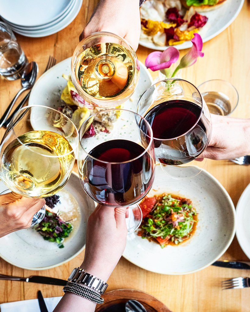 Make it extra special end of year celebration with a corporate holiday lunch at Copetin! We’ll work with you to ensure every detail of your event is planned and executed flawlessly.