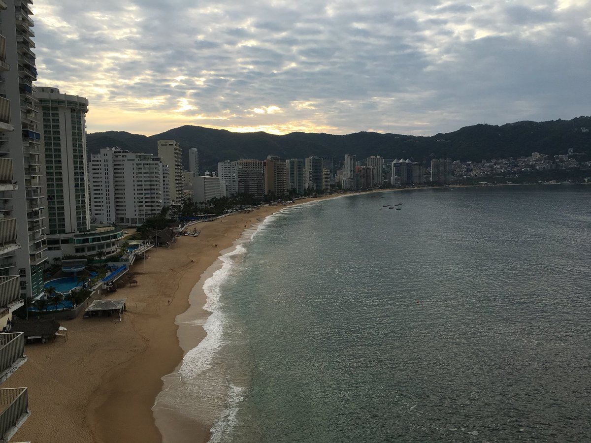 dollanag's tweet photo. #Acapulco Impresionante, #ClimaAlAire https://t.co/BkXdJyVqNw