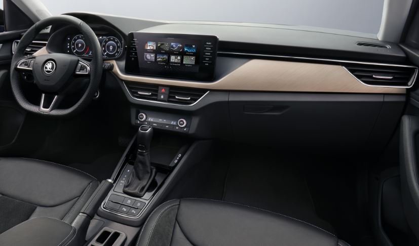 skodaautonews's tweet photo. First look into the interior of the #SkodaScala: The new #SKODA SCALA marks the debut of a new interior concept featuring a redesigned instrument panel and a central display positioned high up – at up to 9.2 inches in size, it’s the biggest in this class. #NextCompactSKODA https://t.co/QHClZIWYlI