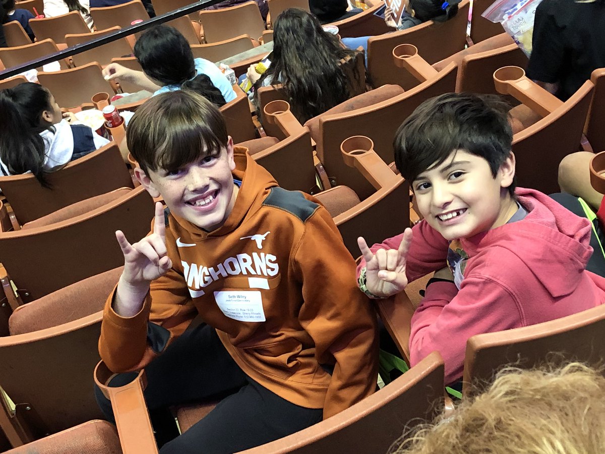 frost5th's tweet photo. #ThisIsTexas https://t.co/L0PjHfNlpK