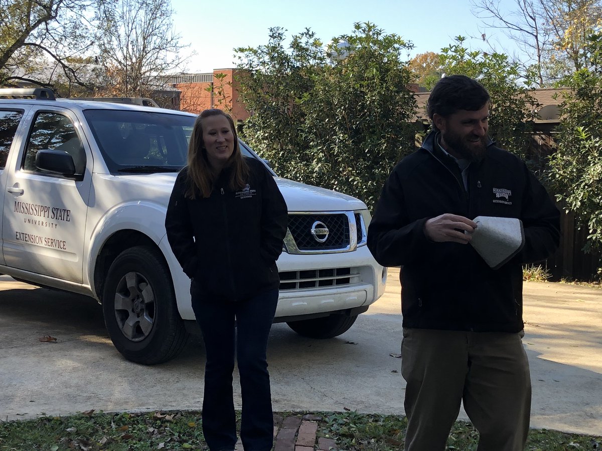 redwriterhood's tweet image. Shooting video for the #ExtensionForRealLife blog w/@WSPBarrett &amp;amp; @mparker_msuext today. Learning how to prepare for winter &amp;amp; freezing temperatures! #MSUext Glad Ellen is here to direct.