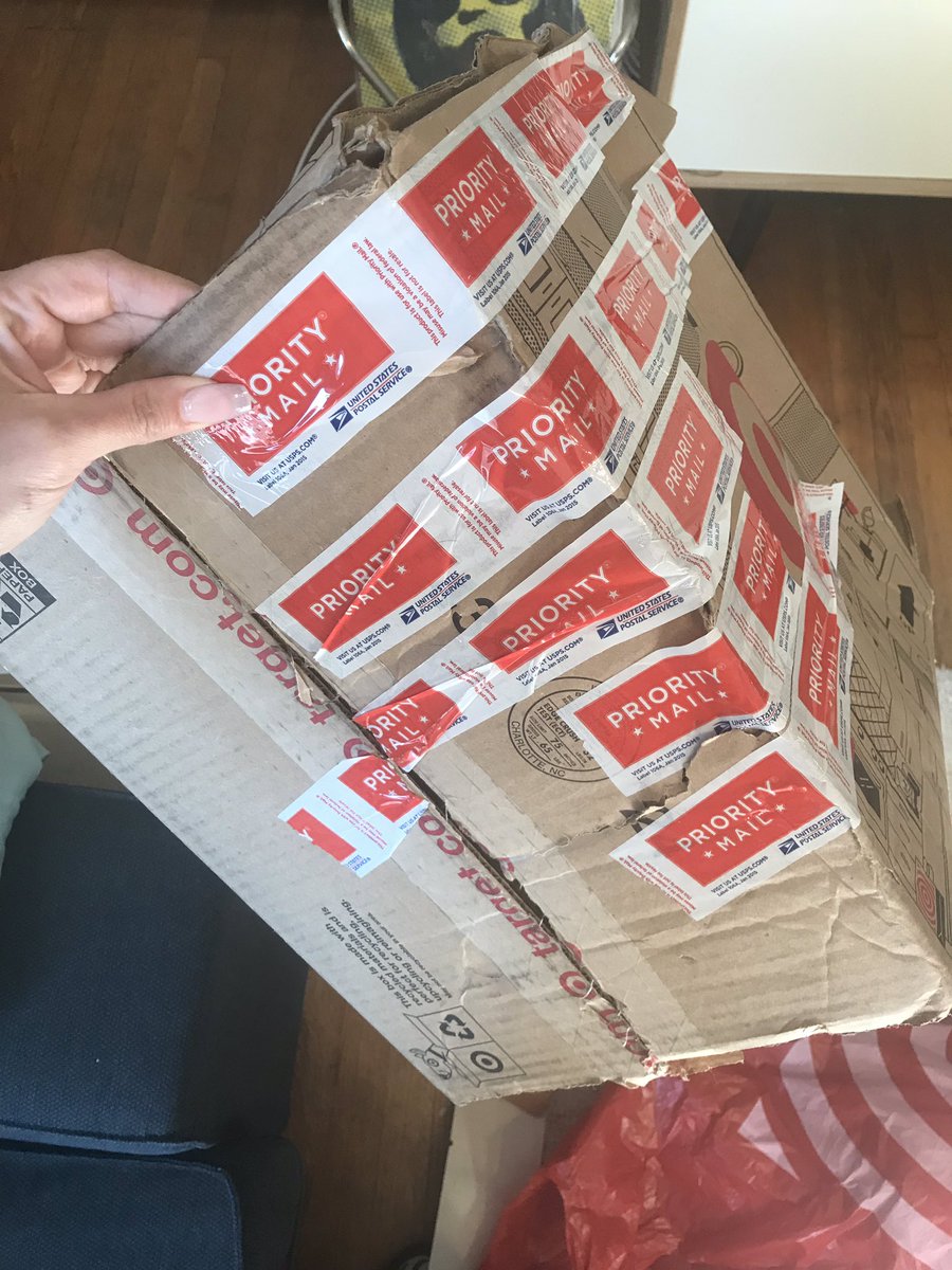 ariotinside's tweet image. The handy work of our @USPS ladies and gentlemen. Luckily it wasn’t breakable.