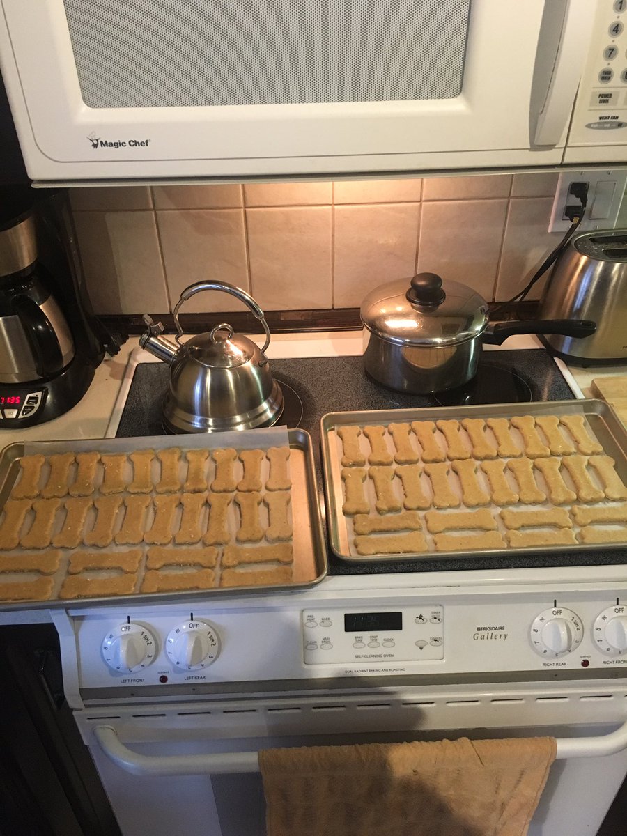 alex_buji's tweet photo. Fresh batch of Woofies #jmsshpahhg https://t.co/nNfPA2LbDt