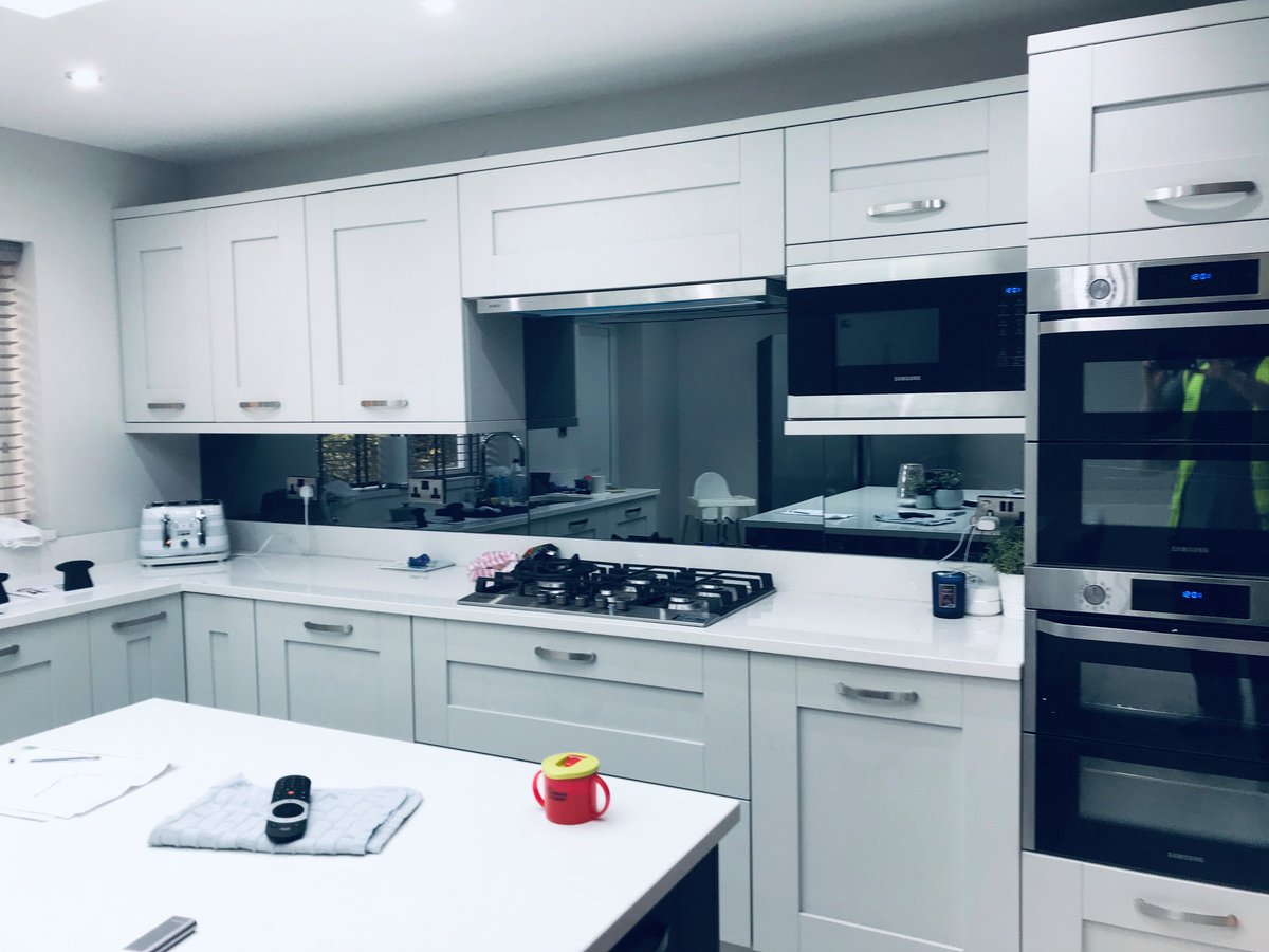 MGP_Ltd's tweet photo. Another fab install! Grey mirrored kitchen splashback 😍 #TurningHomesIntoShowHomes #MGP #Mirror #Glass #InteriorDesign #Decor #Decoration #Style https://t.co/A5nwV1Hr2c