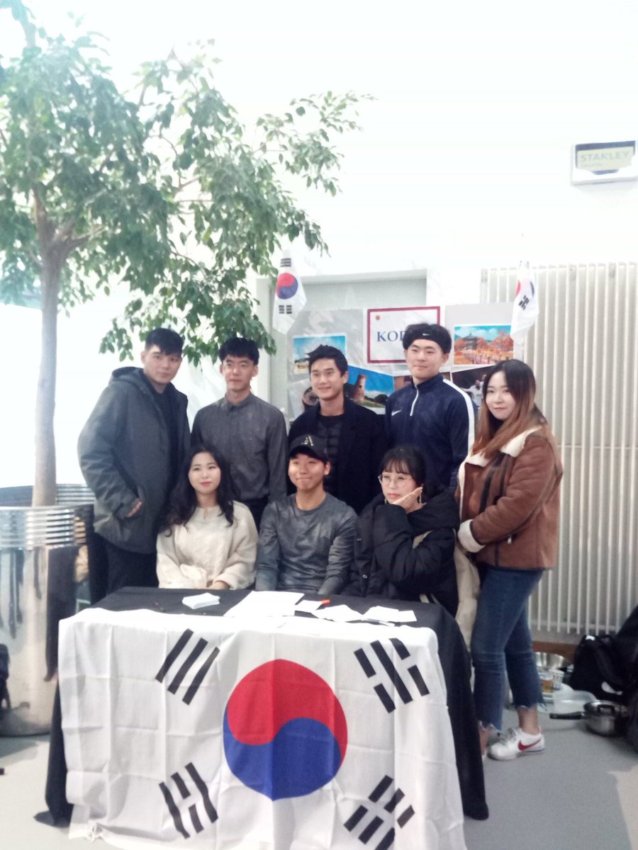 SETU_Global's tweet photo. Our Korean students taught us how to write our names in Korean. Great work guys!!! @IrishEmbKorea @ITCarlow_Intl @itcarlow @EduIreland @EduIrlAmb #whystudyhere https://t.co/Sm6OKz4E2d