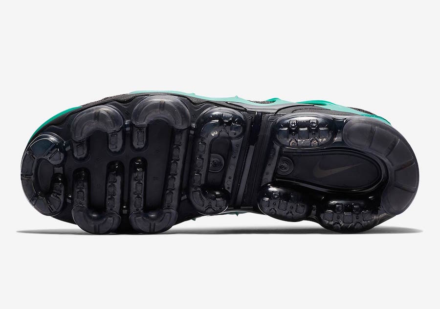 air vapormax plus black clear emerald
