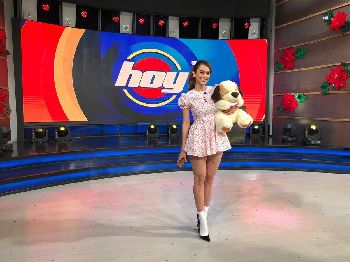 Yanet García ???????? (@IamYanetGarcia) on Twitter photo 28/11/2018 18:44:16 Un homenaje muy especial a Roberto Gómez Bolaños ( Chespirito ) ???????? Quien soy ? ???? Un homenaje muy especial a Roberto Gómez Bolaños ( Chespirito ) ???????? Quien soy ? ????