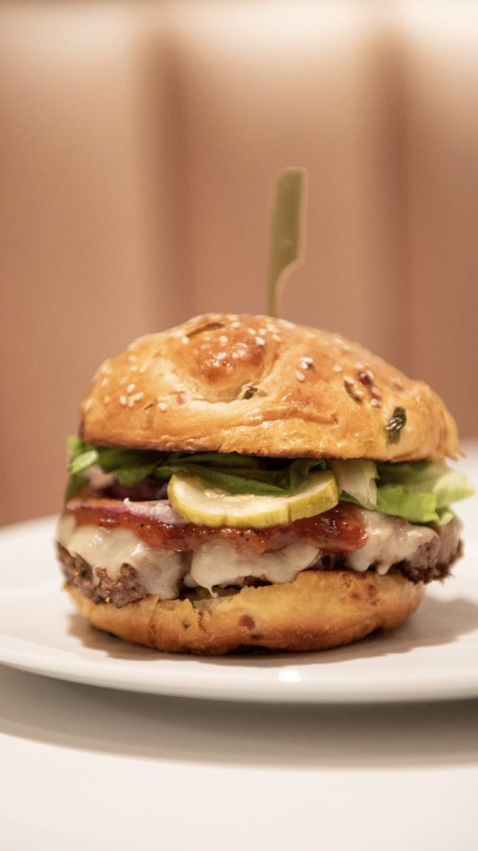 We are ✨now open✨for weekday lunch service (11 a.m. - 4 p.m.) in addition to dinner service 7 days a week! Explore EaDo’s newest lunch options or reserve a table if you’d like: bit.ly/2indianola_info 🍽