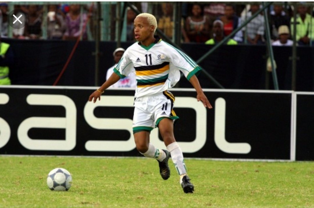 thomasmlambo's tweet photo. At his prime Thabiso "Skapie" Malatsi was a marvel to watch on the field 
a dribbling wizard! But since those glory days with Chiefs and the junior national teams , Alchohol derailed his career...we expecting to hear what he's up to nowadays @SPORTAT10TV tonight https://t.co/i6hTSV29JB