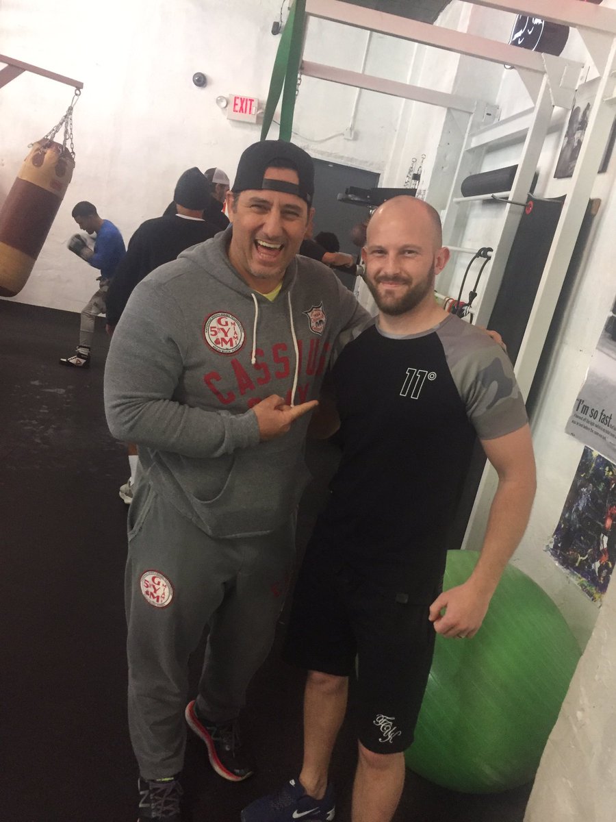 boxingP4Pnews's tweet image. Just went into The World Famous 5th Street Gym. @Dino5thstgym and everyone was so welcoming and Unexpectedly i got to meet @McGuigans_Gym, @luke11campbell and @ChrisBillam. My favourite moment in Miami so far. Definitely want to go back this week and train, once i calm down 😂