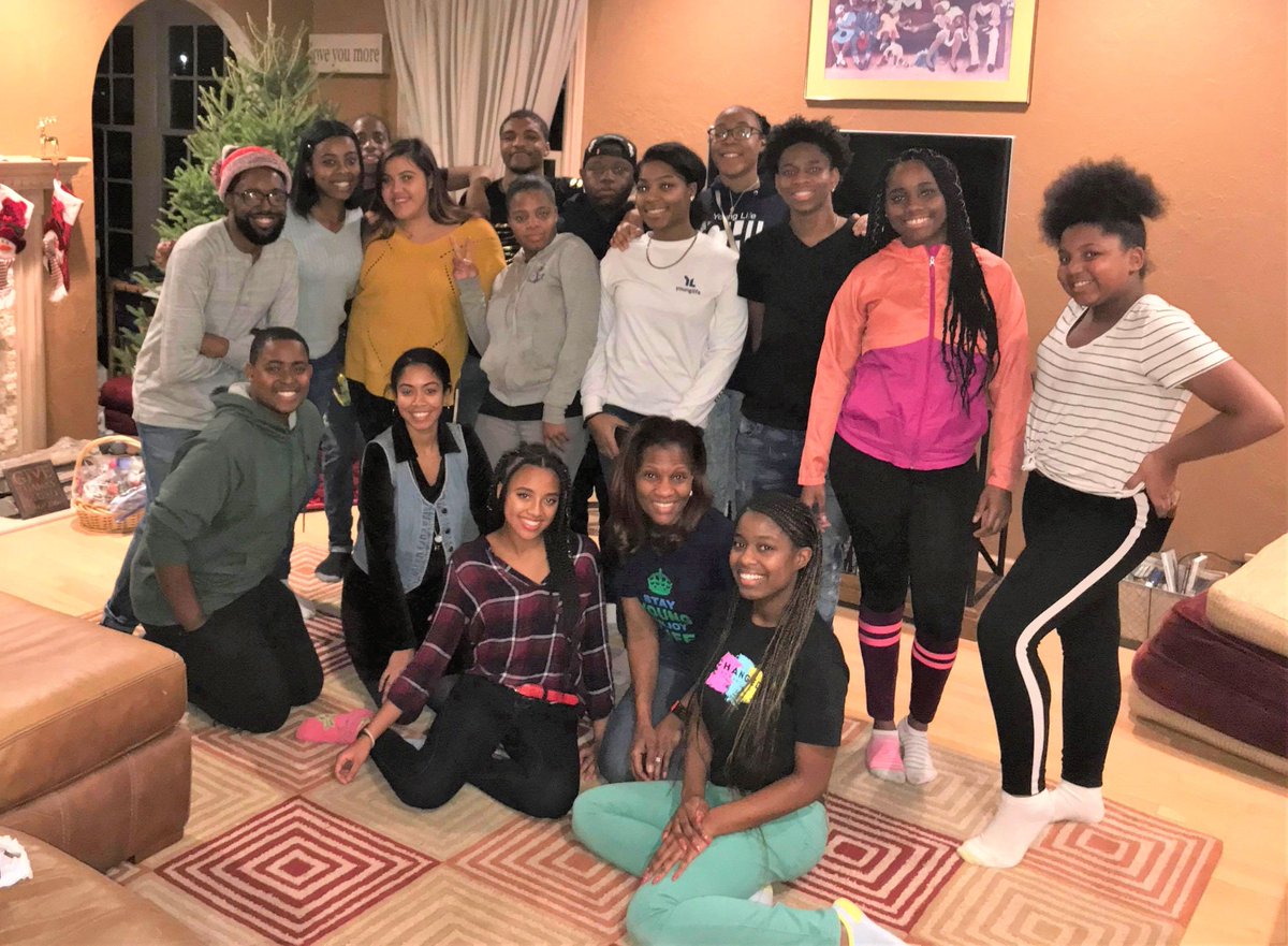 ylsouthsubchi's tweet photo. Friendsgiving <3 New friends are always welcome #younglife #Chicago #southsuburbs #highschool https://t.co/JjrtWfYdOE