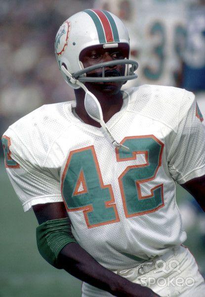 Happy BDay to our lifetime member and Hall of Famer Paul Warfield! 