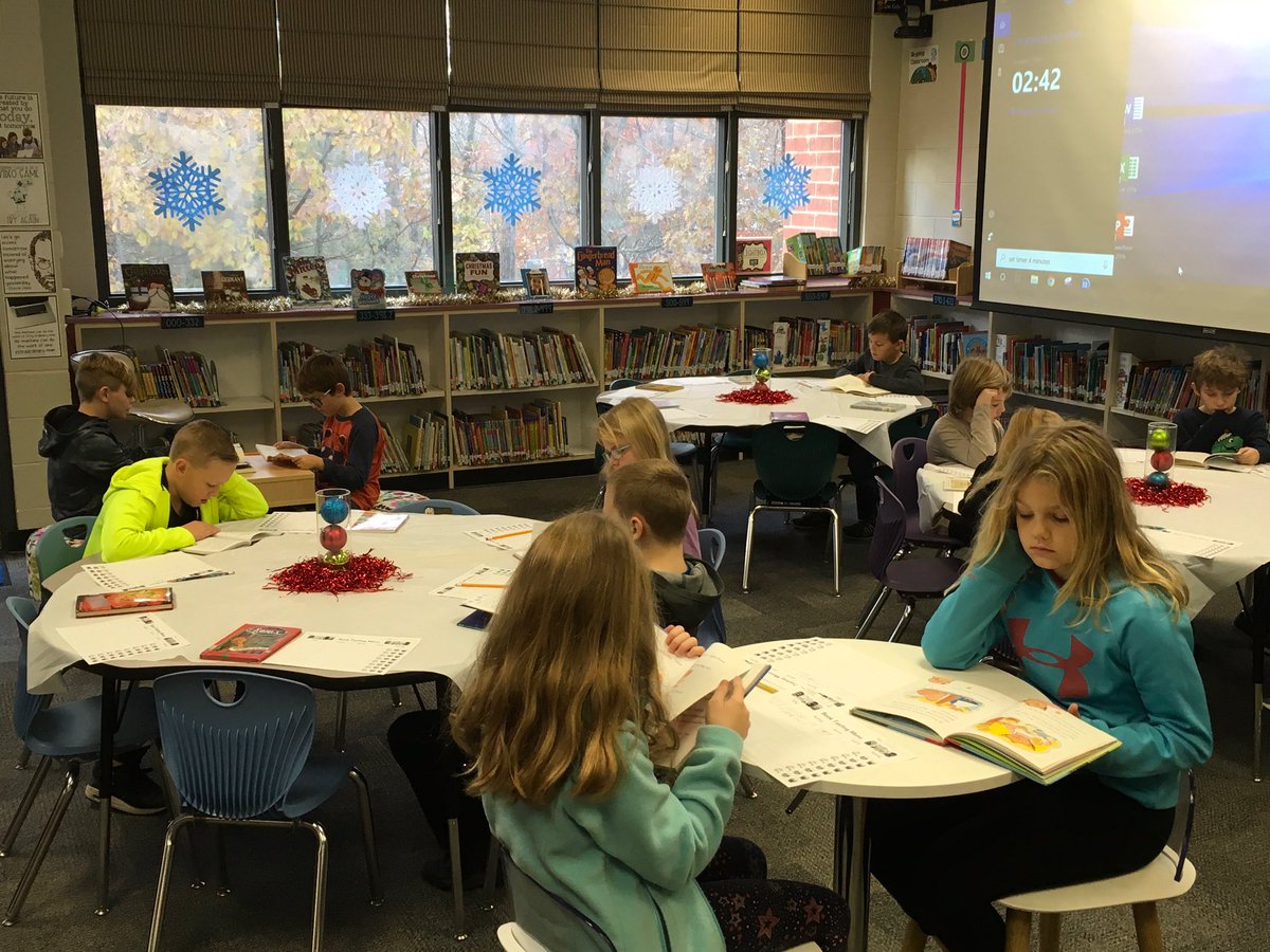 HallcoFES's tweet photo. Third graders get a “taste” of multiple chapter book series. #createaloveofreading #booktasting https://t.co/qLzwEgbRGr
