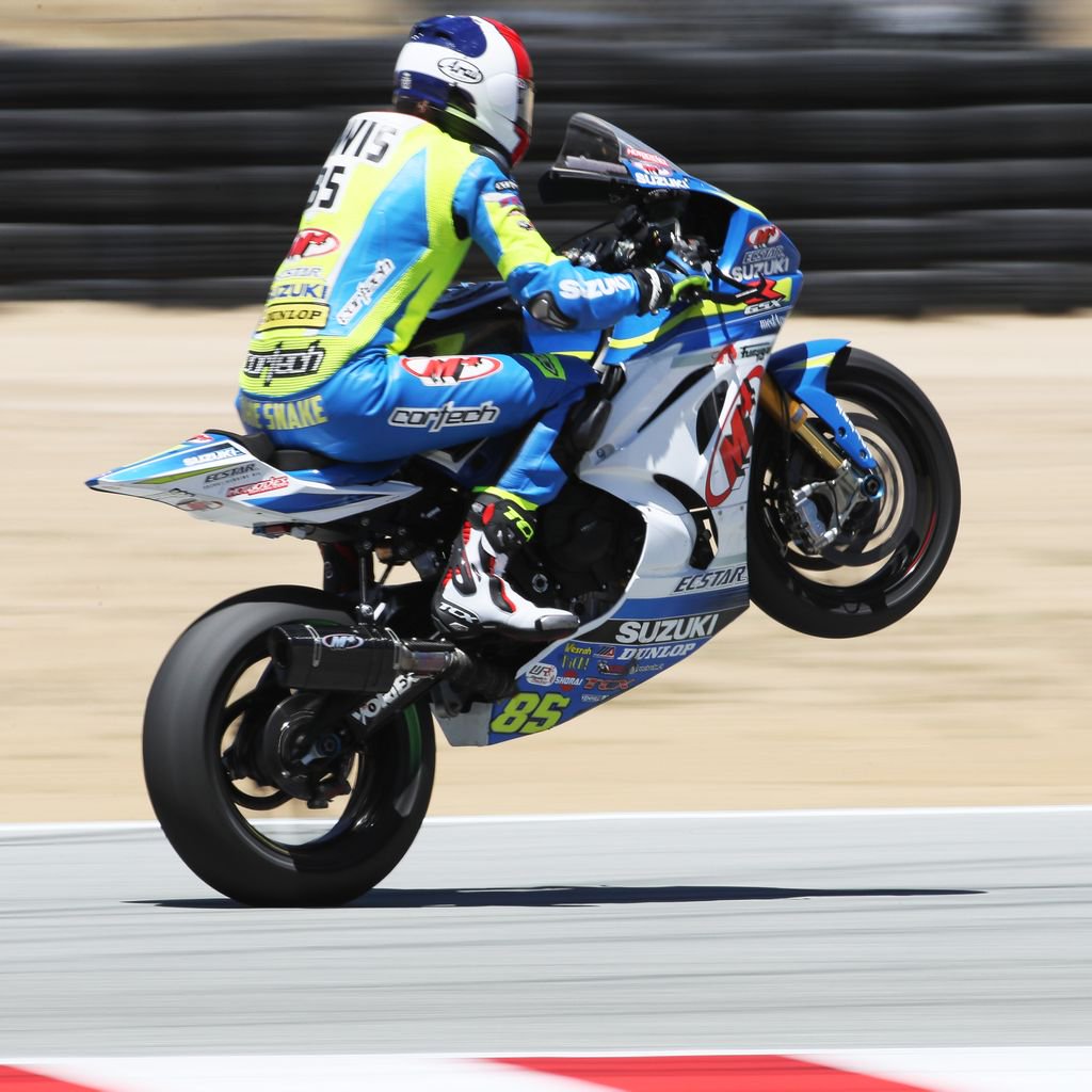 M4 ECSTAR Suzuki rider <a href="/jakelewis85/">Jake Lewis</a> runs away with our #WheelieWednesday 🏆 this week. 📷: Brian J. Nelson Photography