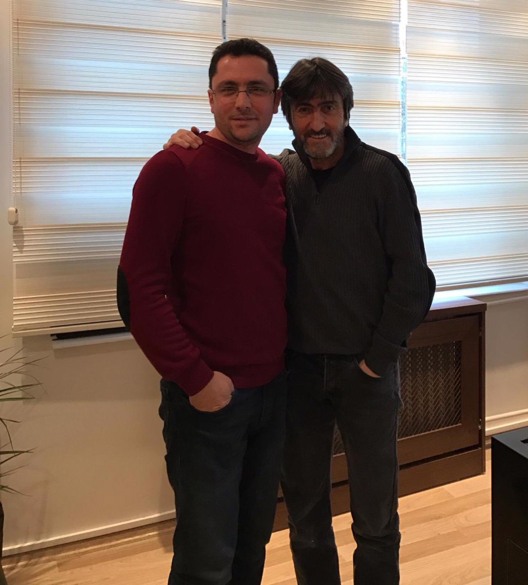 Gerçek Futbol Efsanesi.
Tekrar Görmek Güzel.
#rıdvandilmen #ridvandilmen #futbolefsanesi #futbol #futbolmania #futbolefsanelerii #football #footballmanager