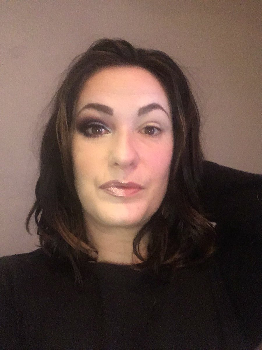 tammyehalsey3's tweet image. #thepowerofmakeup #nikkitutorials