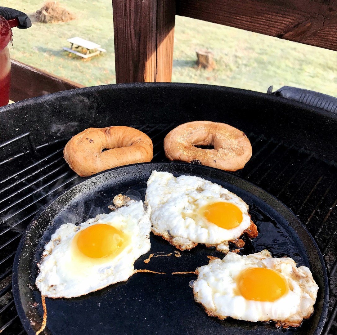 BaasPro's tweet photo. Breakfast with the sunrise... It's not waking up early if you just never go to sleep in the first place, right?  #RobsGrill @WeberGrills https://t.co/fYpSU5P32M
