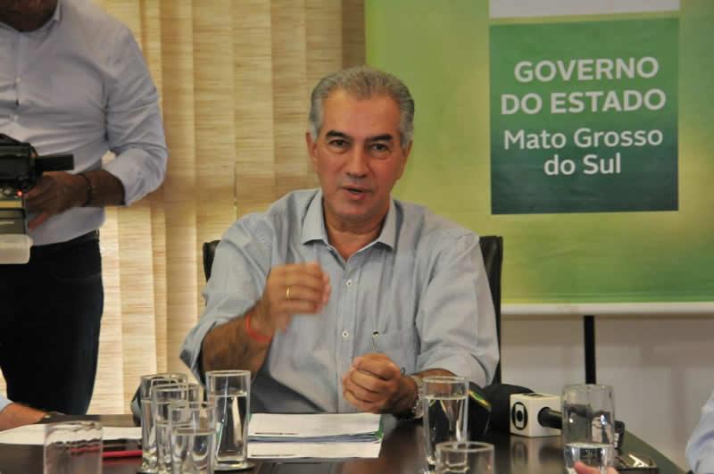 Estado paga 13° salário dos servidores no dia 18 de dezembro, anuncia Azambuja @ReinaldoAzambuja digitalnoticias.com.br/ms/estado-paga…