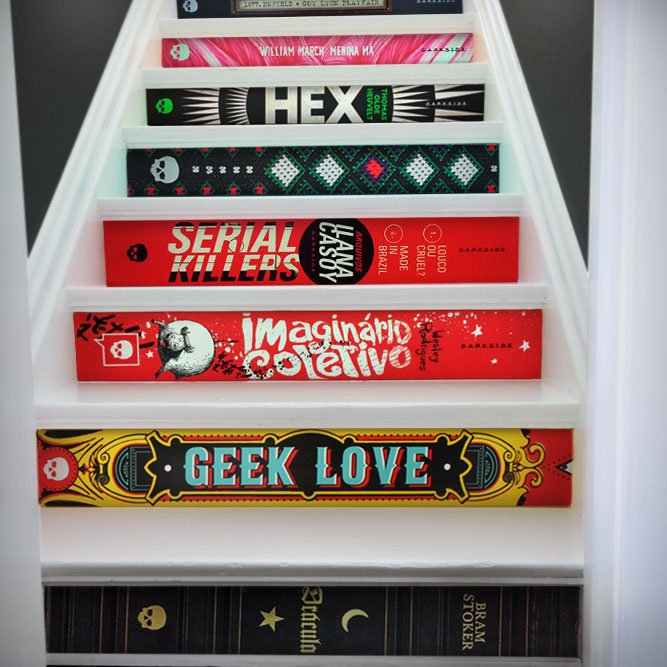 DarkSideBooks's tweet photo. A escada dos sonhos de todo darksider 💀 https://t.co/q2R7cjcVY9