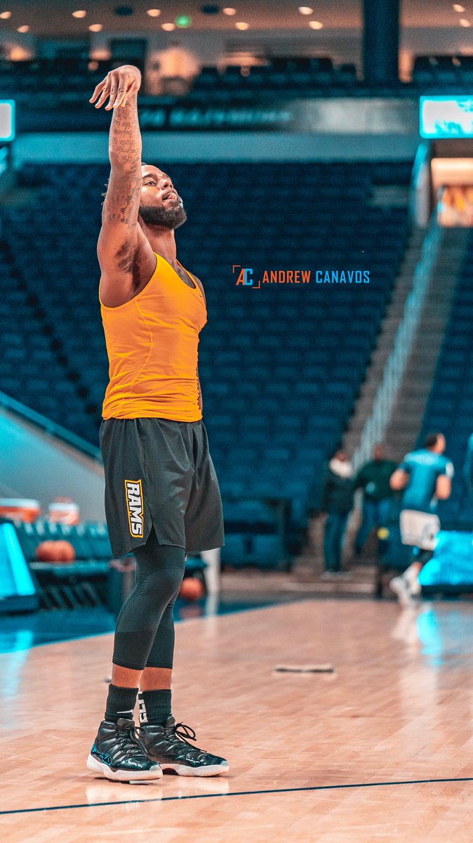 andrew_canavos's tweet photo. We Live In the 75!!!! #VCUvsODU https://t.co/rMcTUj5iY1