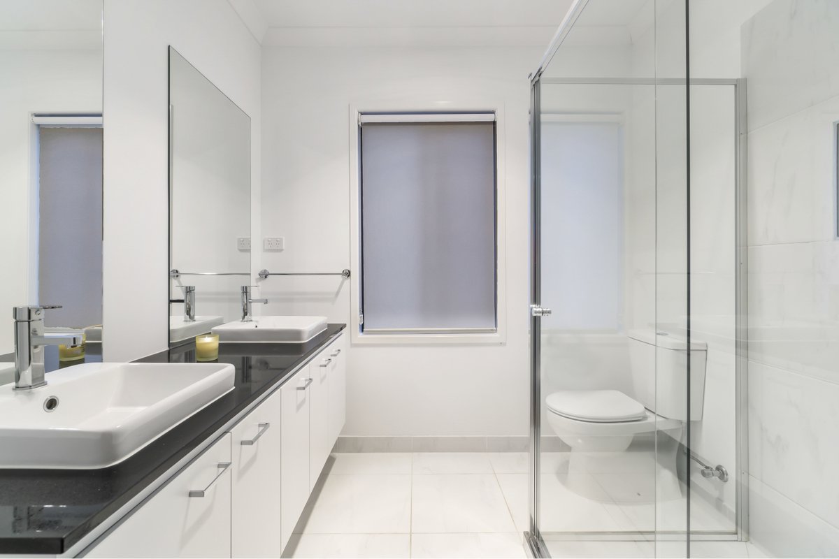 MultimediaReal's tweet image. #himandher #ensuite keeping us together...separately!