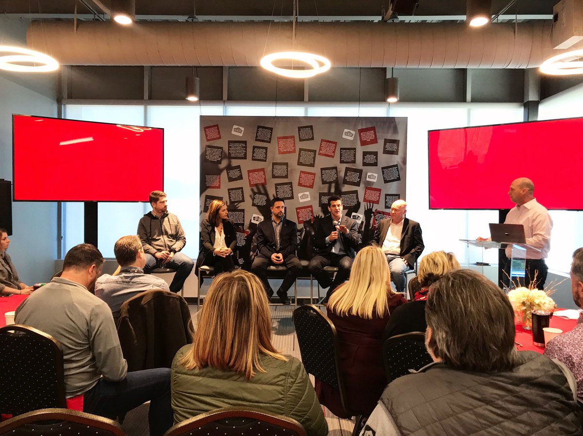 LEOEvents's tweet photo. Thank you to our awesome panel of industry professionals for all of their insight during Day 2 of #LEOroar2018! Shoutout to @Aloompa, @TeneoHG, @TRAVISInc, URS, and Inter-Tain Productions for sharing their industry knowledge and experiences with LEO! https://t.co/1q40ojfrZm