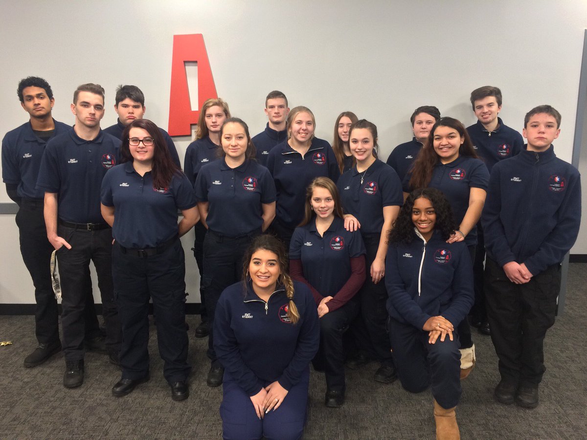 AuburnCareerCen's tweet photo. Our EMS students are getting in the holiday spirit! 🎄 #Auburncc #holidays #holidayseason #ems #futurefirstresponder https://t.co/QsTQbsnn1o