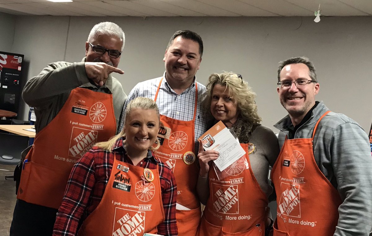 tmc_hd's tweet photo. @MattCramer179 @rod_tewalt @TeriJK @bryanHD3504 way to go Susan for being the top in the store for most dollars generated in leads https://t.co/I8a4xuiLp4