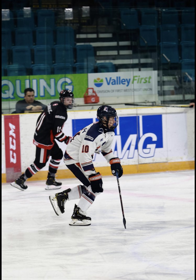 TBlazers_aaa's tweet photo. Congrats to our November Player of the Month, #10 @Ashton_taylor09! Ashton averaged 2 points per game in November with 5 goals and 7 assists in 12 games, topped off by a 4 point game vs the South Island Royals! https://t.co/SUsNJQkrrH