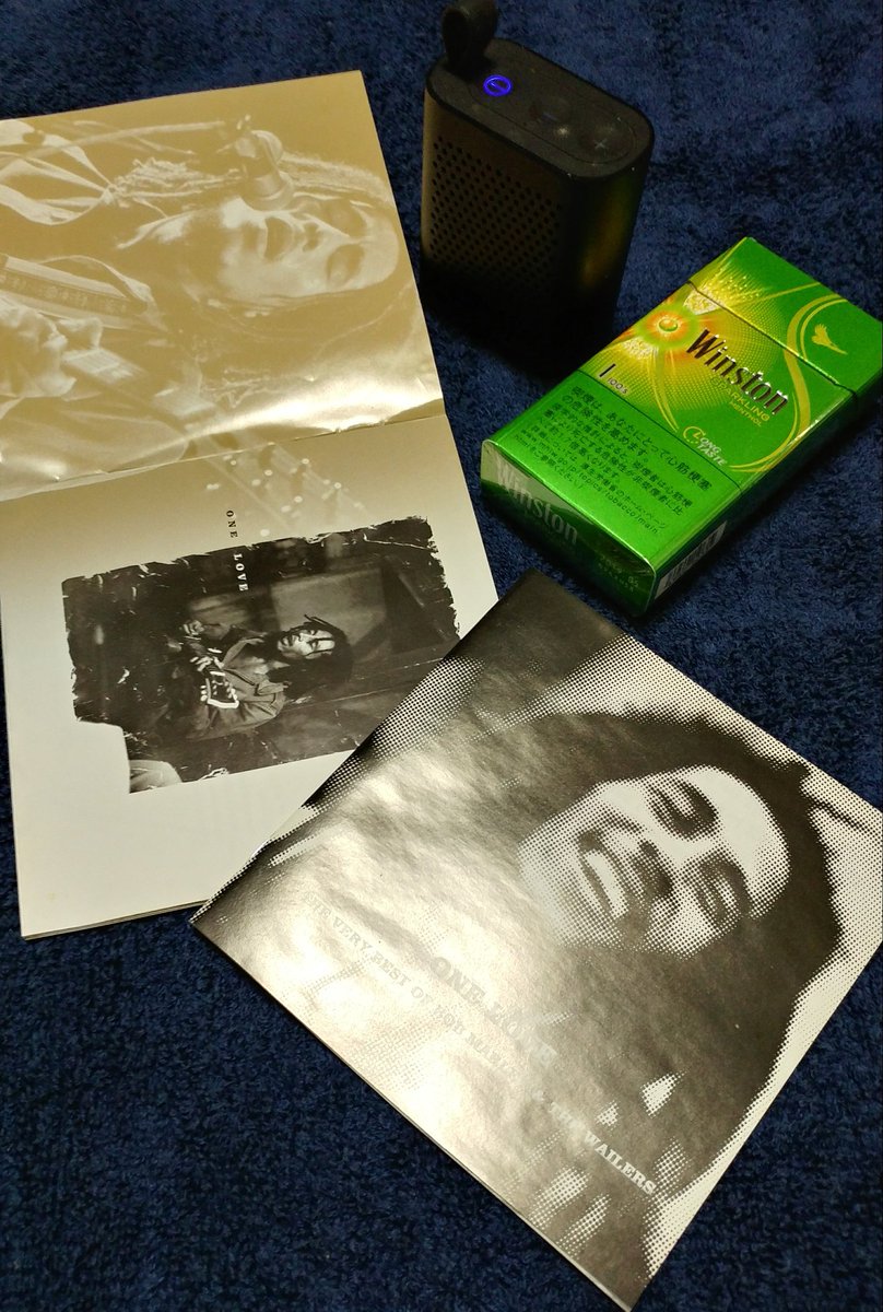 abuku1006's tweet photo. ②~
あぶ'sアルバム
#ONELOVETheBerryBestOfBobMaeleyAndTheWailers2001 より。
アルバム #Live1975 に収録のライヴテイクです。 レゲィミュージック
多くのミュージシャンがあの頃Respectしたボブマーリー。
『エヴリシング·ゴナ·ビーオールライト!!』
と観客との合唱~③ https://t.co/y4XIOP8OIL