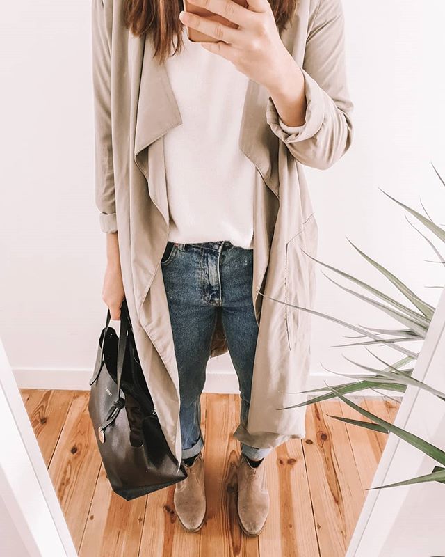 bloglogiapt's tweet photo. Parece bege mas esta gabardine é, na verdade, verde seco [e quem me acompanha há mais tempo provavelmente lembra-se dela]. Estava perdida na casa da @soapmadre há umas largas semanas e por isso ainda não a tinha mostrado por aqui neste outono/inverno.
.
… https://t.co/IMsysYmXHy https://t.co/C9CKUnFTda