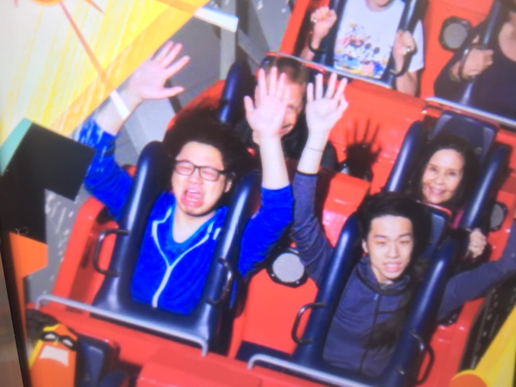 ZerpByDivide's tweet image. I’m in LA! Chilling at Disneyland today, will be hanging out at Nexon HQ tomorrow to fight the new Verus Hilla with my boy Aru 😎