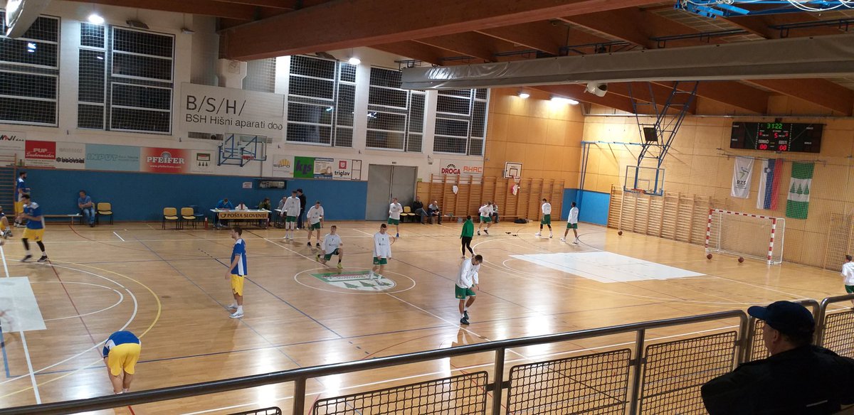 Ob 20.00 pričnemo s povratno tekmo pokala Spar.👍🏀 #kkzlatorog #nipredaje