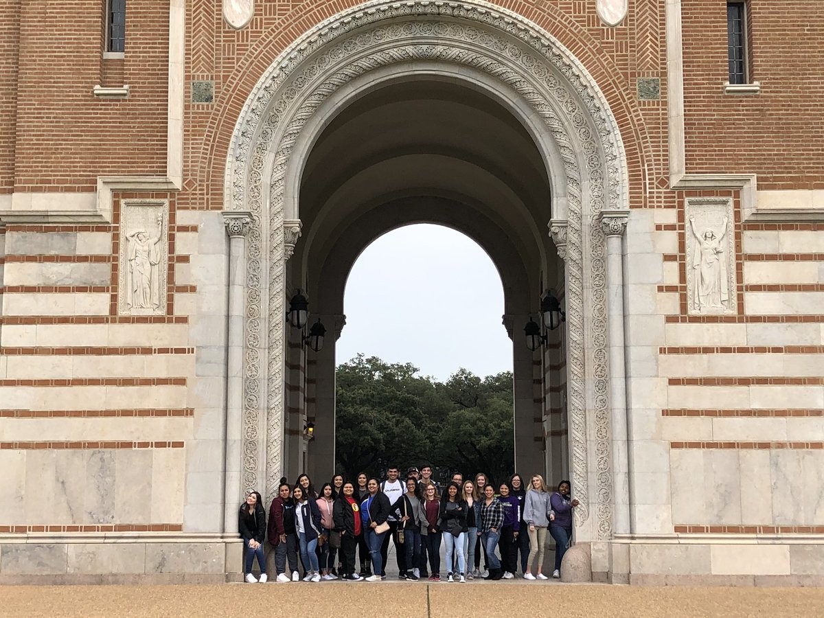 BeckeWren0331's tweet photo. Rice University tour! Thanks Akin for a great tour!! #AHSAVID #thisisAVID @RiceUniversity https://t.co/amlM4tC4LY
