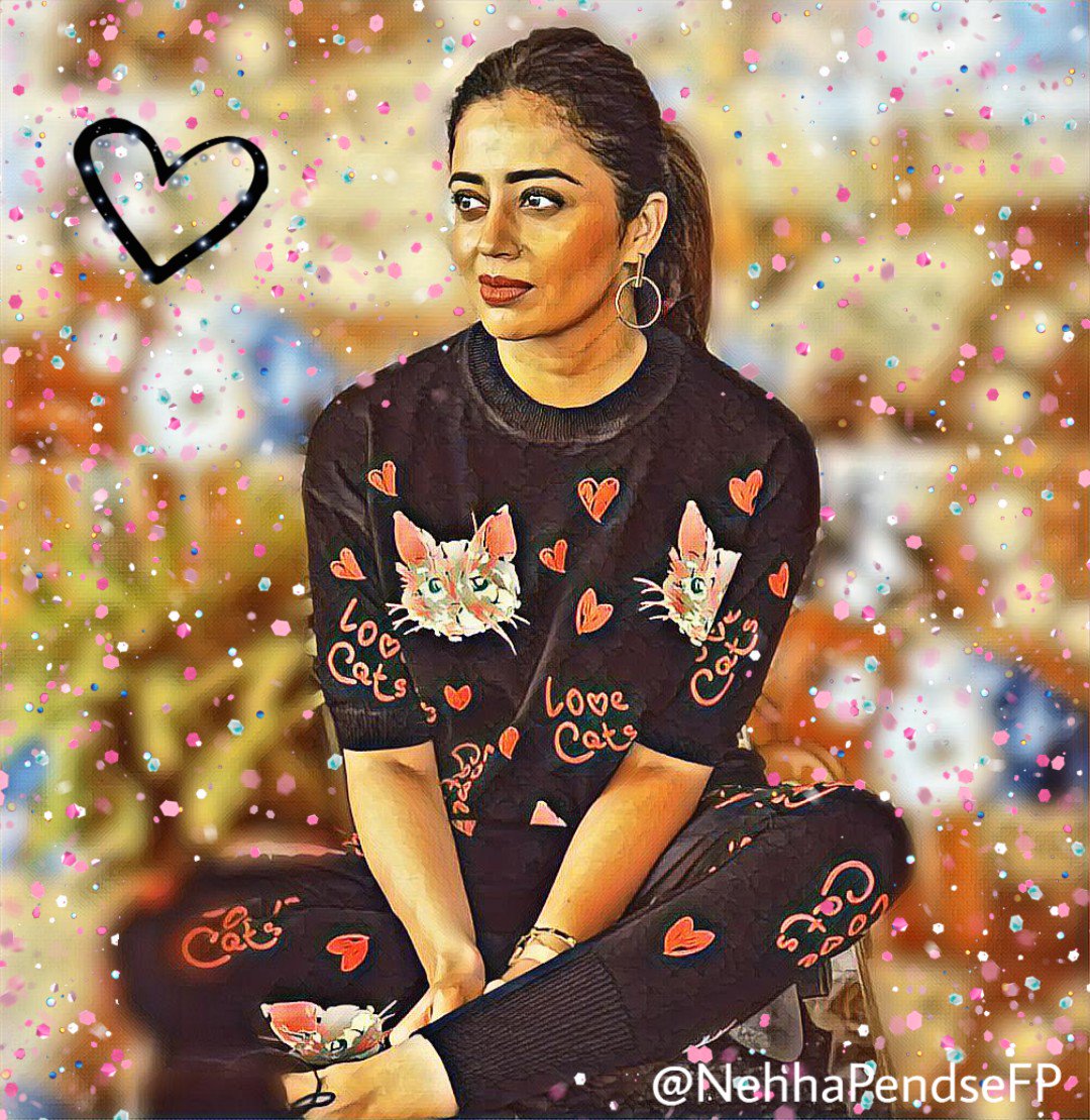 NehhaPendseFP's tweet photo. Happy Birthday Nehha 

@NehhaPendse https://t.co/G1feFRmMY6