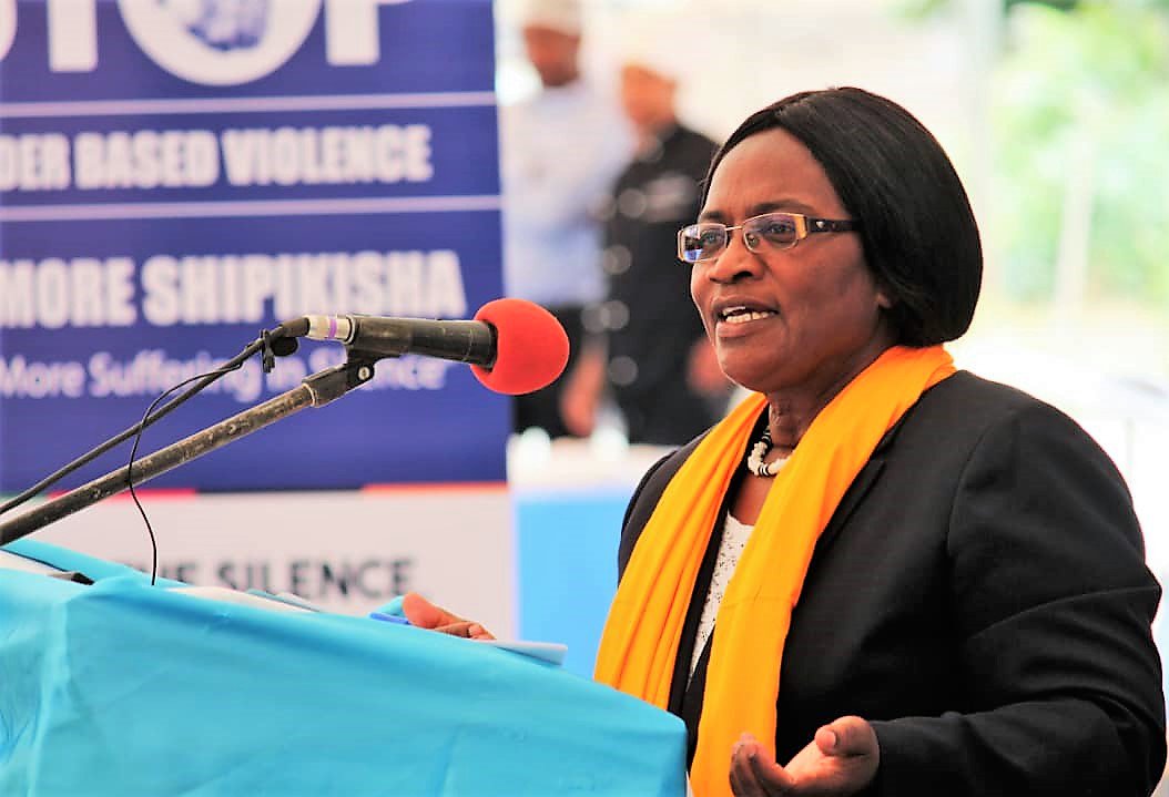 mmashologu1's tweet photo. The theme of the 2018 #16DaysofActivism is very profound. What it means for our survivors is ..do not judge me…hear my story &amp; listen to my cry #HearMetoo – So let’s do our part - Hon. Lady Justice Elizabeth Muyovwe @thelaunch of the Choma Fast Track #GVB Court. https://t.co/DwaXmS3aen