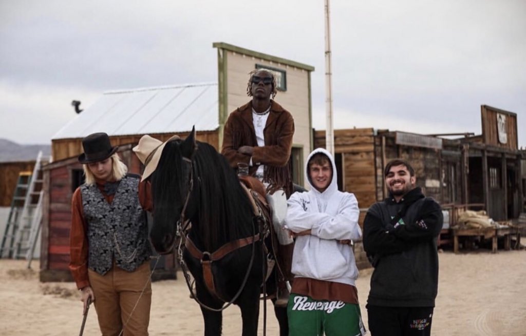 Red dead redemption 2 online looks crazy 😳