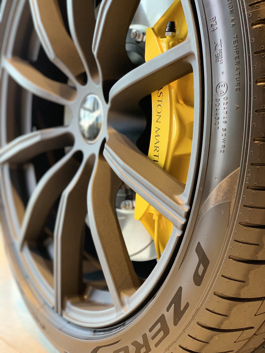 astonmartinaz's tweet photo. New arrival! This 2019 Aston Martin Vantage is in stunning Skyfall Silver with yellow contrasts and the optional 20" forged textured black wheels! https://t.co/LLF2P2FWhd