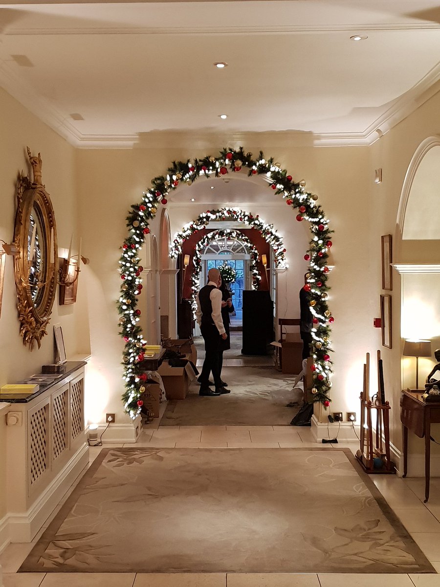 It's beginning to look a lot like #Christmas 🌲<a href="/chewtonglen/">Chewton Glen</a>