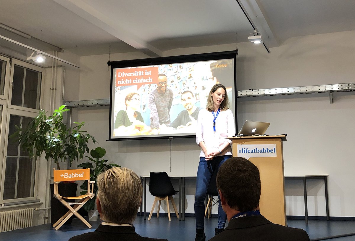 SaREUSS's tweet photo. 5. Hauptdtadt-Dialog von @WHU und @HanielStiftung bei #lifeatbabbel @babbel, danke @pmk997 für die Organisation und Susanne Wechsler für den Einblick #Diversität #Arbeit50 oder auch die Frage „Zu viel Diversität?“ .... spannend! https://t.co/9I5Ic6dViX