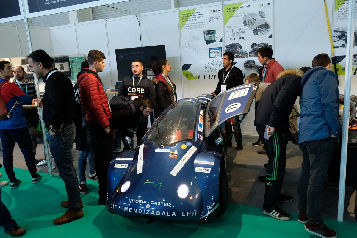 GMuji72's tweet photo. Automozioko @MekaElgoibar - eko ikasleak mugikortasun elektriko-ko mundua ezagutzen @gomobilityexpo - n. https://t.co/JTpE0GJYne