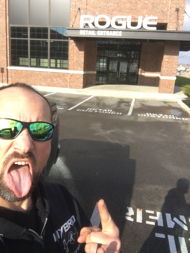 hybridstrength2's tweet photo. Picked up some #goodies from @RogueFitness today! #powerlifting #power #coldhardsteel https://t.co/iQDTMmQnTW