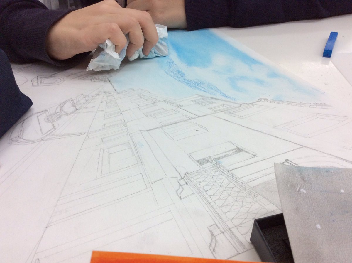 anna3font's tweet photo. En procés. Perspectiva 4t ESO #visualiplasticatime #somartistes @joanpelegricat https://t.co/8jfhUwD12n