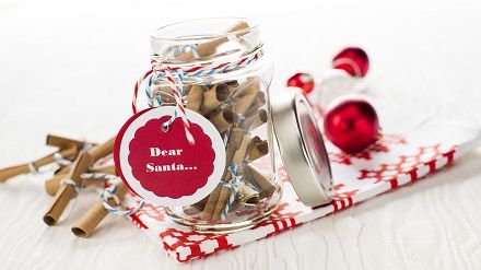 UK_Streamline's tweet photo. Organising a Secret Santa for the office or amongst your friends or family? You've set the rules, now add to the fun and draw the names in a traditional way! #SecretSanta https://t.co/Re4j1Mjs6n
