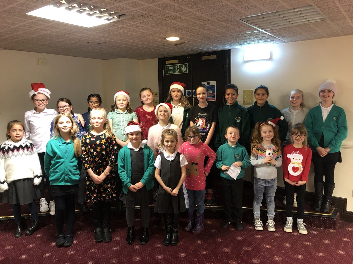 Springwood_Prm's tweet image. The Glee Club were superb this afternoon singing at the park inn hotel. I’m super proud of them #springfamily #springmusic