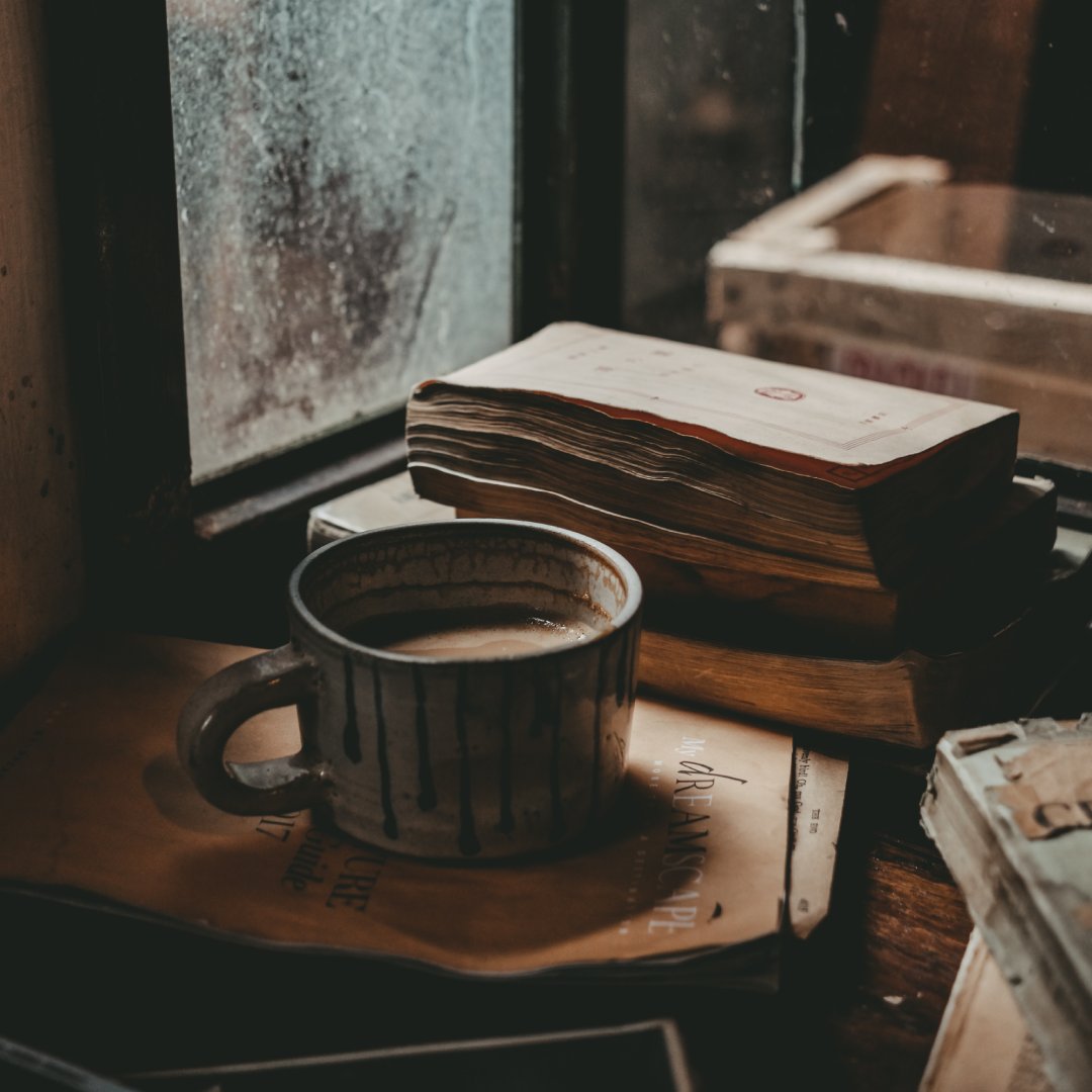 The days are getting shorter and the weather's a little gloomier but we love the chance to cuddle up on the couch and listen to tap tap of the rainfall.  

We're thinking tonight'll be a weeknight of hot cocoa + family time.

📸: Stefen Tan